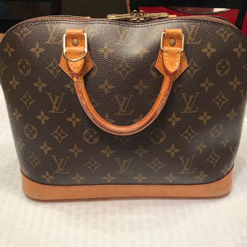 Louis Vuitton Alma PM